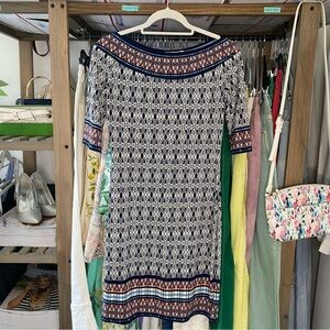 💙 MAX STUDIO - As seen on posh show Patterned Navy and White Dress